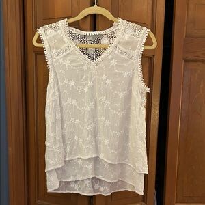 Daniel Rainn Ivory Lace Sleeveless Blouse